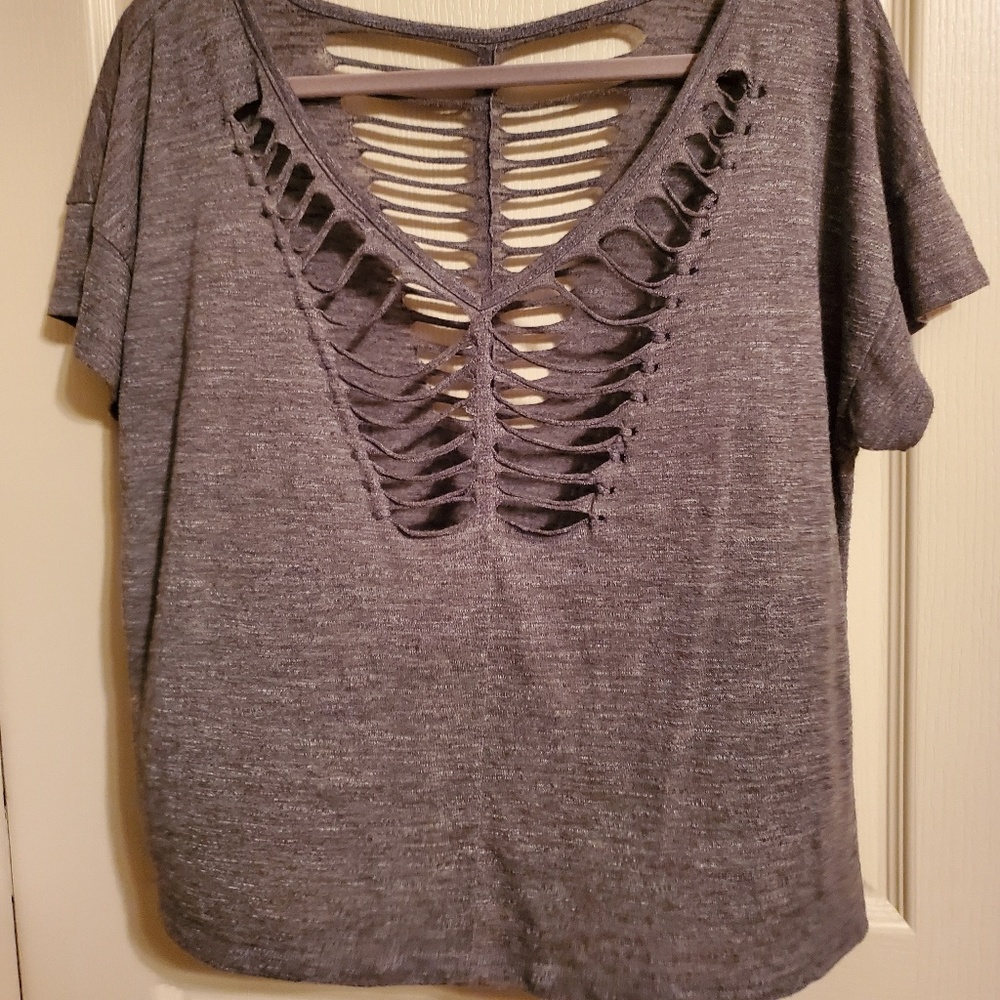 Distressed top - Picture 2 of 2